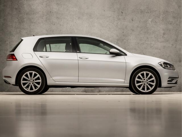 Volkswagen GOLF 1.5 TSI Sportline 150Pk Automaat (APPLE CARPLAY, GROOT NAVI, KEYLESS, ADAPTIVE CRUISE, SPORTSTOELEN, CAMERA, DAB+, PARKEERSENSOREN, NIEUWSTAAT)
