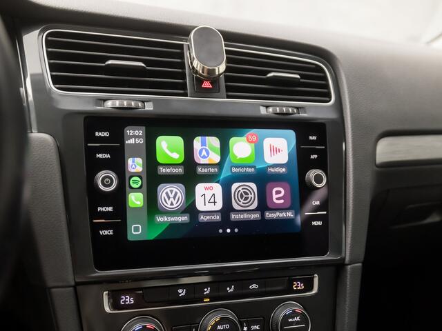 Volkswagen GOLF 1.5 TSI Sportline 150Pk Automaat (APPLE CARPLAY, GROOT NAVI, KEYLESS, ADAPTIVE CRUISE, SPORTSTOELEN, CAMERA, DAB+, PARKEERSENSOREN, NIEUWSTAAT)