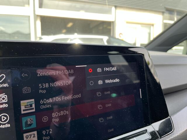 Volkswagen GOLF 1.4 eHybrid GTE / AUTOMAAT/ 245 PK/ PARK. SENSOREN/ IQ. LIGHT/ STOEL-STUURVERWARM./ ADAPT. CRUISE/ APP-CONNECT/ DIGITAL DASHBOARD/ NAVI/ CLIMA/ DAB/ 18" LMV
