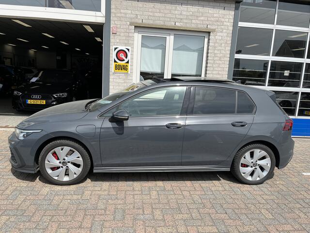 Volkswagen GOLF 1.4 eHybrid GTE / AUTOMAAT/ PANO/ 245 PK/ PARK. SENSOREN/ IQ. LIGHT/ DODE HOEK/ KEYLESS/ STOEL-STUURVERWARM./ ADAPT. CRUISE/ APP-CONNECT/ NAVI/ CLIMA/ DAB/ 18" LMV