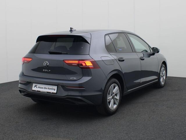 Volkswagen GOLF 1.5eTSI/116PK Life DSG · Navigatie · Parkeersensoren · Stoel-& stuurverwarming · Garantie tot juli 2025