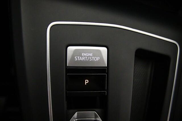 Volkswagen GOLF Life 1.5 eTSI 130pk DSG Automaat Adaptive cruise control, Achteruitrijcamera, LED koplampen, Stoelverwarming, App connect, Parkeersensoren, Stuurwiel verwarmd