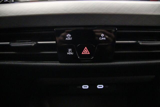 Volkswagen GOLF Life 1.5 eTSI 130pk DSG Automaat Adaptive cruise control, Achteruitrijcamera, LED koplampen, Stoelverwarming, App connect, Parkeersensoren, Stuurwiel verwarmd