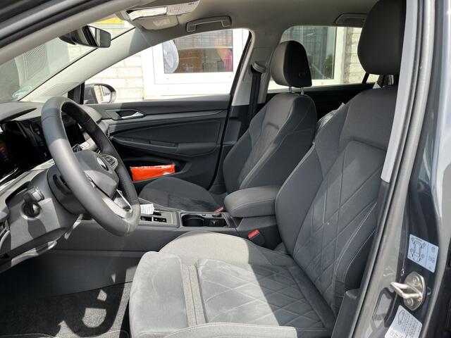 Volkswagen GOLF 1.4 eHybrid Style / AUTOMAAT/ TREKHAAK/ ADAPT. CRUISE/ ELEKTR. STOEL/ STOEL-STUUR VERWARM./ PARK. SENSOREN + CAMERA/ APP-CONNECT/ NAVI/ RIJ-MODI/ MATRIX/ 16" LMV/ CLIMA