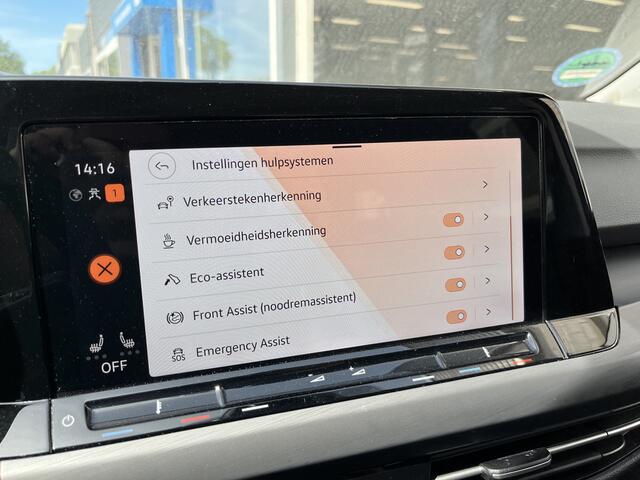 Volkswagen GOLF 1.4 eHybrid Style / AUTOMAAT/ TREKHAAK/ ADAPT. CRUISE/ ELEKTR. STOEL/ STOEL-STUUR VERWARM./ PARK. SENSOREN + CAMERA/ APP-CONNECT/ NAVI/ RIJ-MODI/ MATRIX/ 16" LMV/ CLIMA