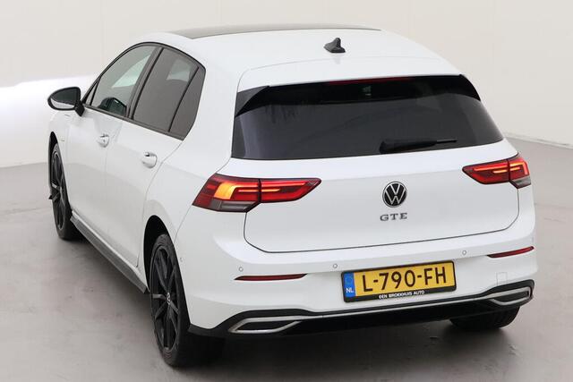 Volkswagen GOLF 1.4 eHybrid GTE / AUTOMAAT/ 245 PK/ PANO/ CAMERA/ PARK. SENSOREN/ DODE HOEK/ STOEL-STUURVERWARM/ ADAPT. CRUISE/ IQ. LIGHT/ APP-CONNECT/ NAVI/ CLIMA/ 18" LMV