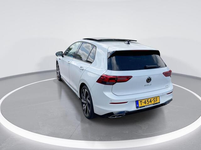 Volkswagen GOLF 1.5 eTSI R-Line Business · Harman Kardon · Camera + parkeersensoren · Panoramadak ·