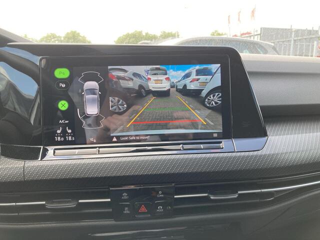 Volkswagen GOLF 1.5 eTSI R-Line Business · Harman Kardon · Camera + parkeersensoren · Panoramadak ·
