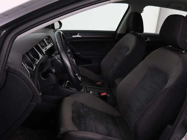 Volkswagen GOLF 1.5 TSI Comfortline Business | Automaat | Stoelverwarming | Navigatie | Apple Carplay | DAB | LMV 17