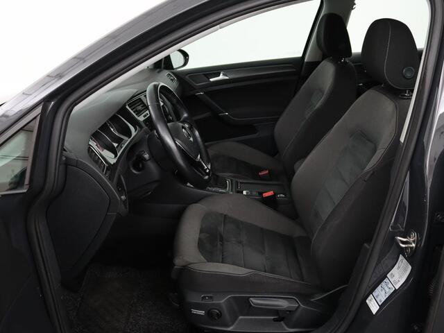 Volkswagen GOLF 1.5 TSI Comfortline Business | Automaat | Stoelverwarming | Navigatie | Apple Carplay | DAB | LMV 17