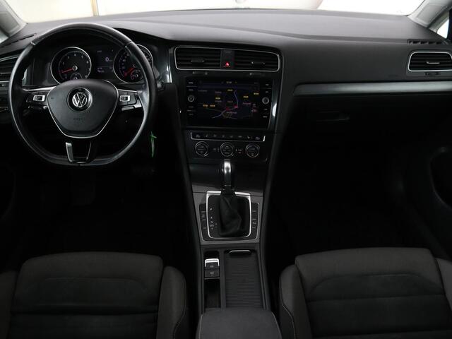 Volkswagen GOLF 1.5 TSI Comfortline Business | Automaat | Stoelverwarming | Navigatie | Apple Carplay | DAB | LMV 17