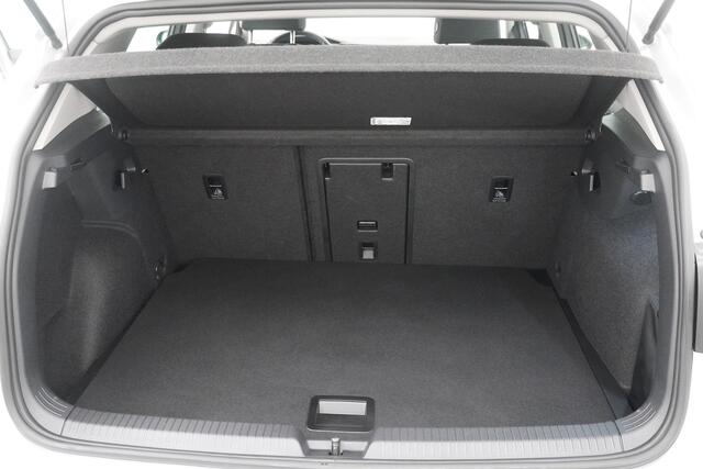 Volkswagen GOLF BWJ 2021 1.0 111 PK TSI Life VIRTUAL COCKPIT / AD. CRUISE / CLIMA / CARPLAY / 16'' LMV / MULTIFUNCT.STUUR / ELEK. RAMEN / ISOFIX / VERKEERSBORD DETECTIE