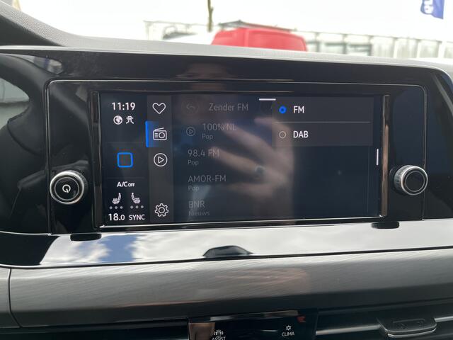 Volkswagen GOLF 1.5 TSI Style / ELEKTR. STOEL/ APP-CONNECT/ DIGITAL DASH/ ADAPT. CRUISE/ MATRIX/ PARK. SENSOREN/ 3-ZONE CLIMA/ 17" LMV
