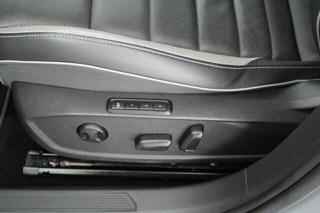 Volkswagen GOLF 1.4 245pk eHybrid GTE Leder Memory Head-Up Keyless Camera Navigatie