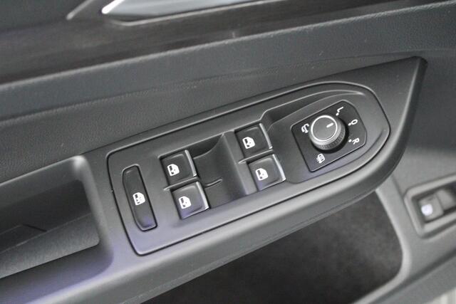 Volkswagen GOLF 1.4 245pk eHybrid GTE Leder Memory Head-Up Keyless Camera Navigatie