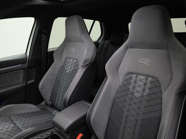 Volkswagen GOLF 1.5eTSI/150PK R-Line DSG · Panoramadak · Parkeersensoren · Stoel- & stuurverwarming