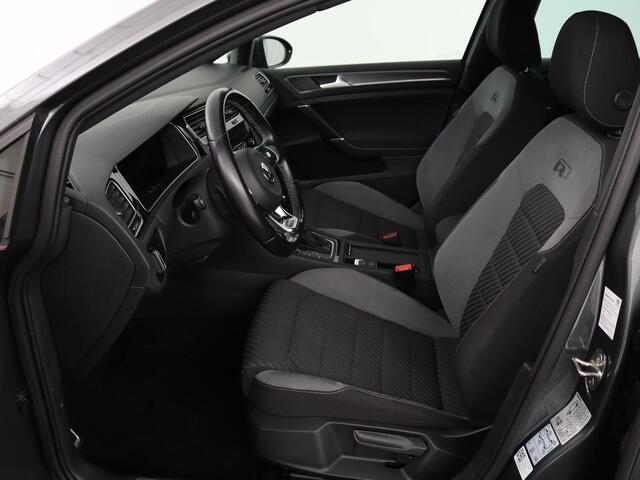 Volkswagen GOLF Variant 1.0 TSI Highline Business R
