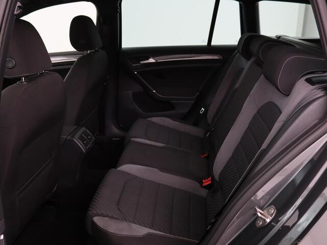 Volkswagen GOLF Variant 1.0 TSI Highline Business R