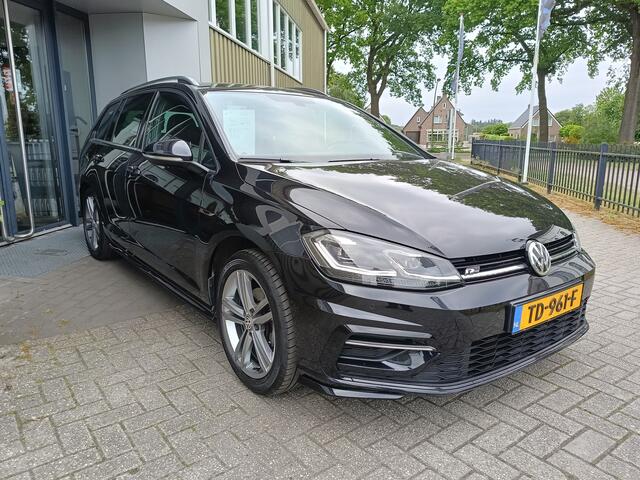 Volkswagen GOLF Variant 1.0 TSI Highline Business R | LED verlichting | Camera | R Line | Sport stoelen |