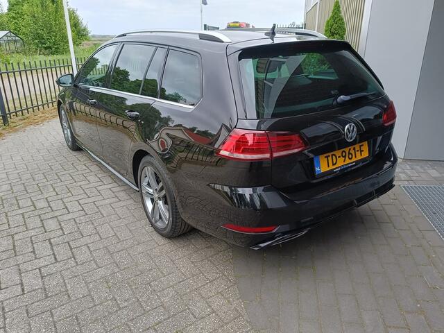 Volkswagen GOLF Variant 1.0 TSI Highline Business R | LED verlichting | Camera | R Line | Sport stoelen |