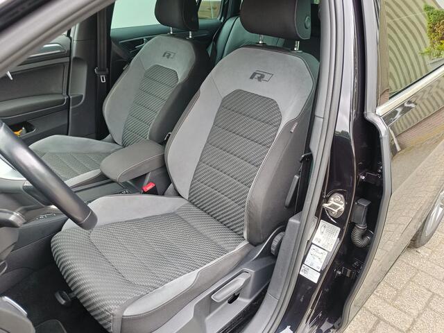 Volkswagen GOLF Variant 1.0 TSI Highline Business R | LED verlichting | Camera | R Line | Sport stoelen |
