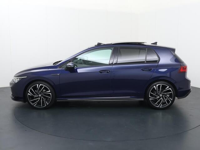 Volkswagen GOLF 1.5 eTSI R-Line | 150 PK | Automaat | Panoramadak | Matrix LED lampen | Stoelverwarming | Navigatie | DAB |