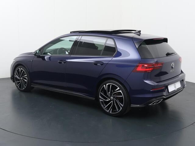 Volkswagen GOLF 1.5 eTSI R-Line | 150 PK | Automaat | Panoramadak | Matrix LED lampen | Stoelverwarming | Navigatie | DAB |