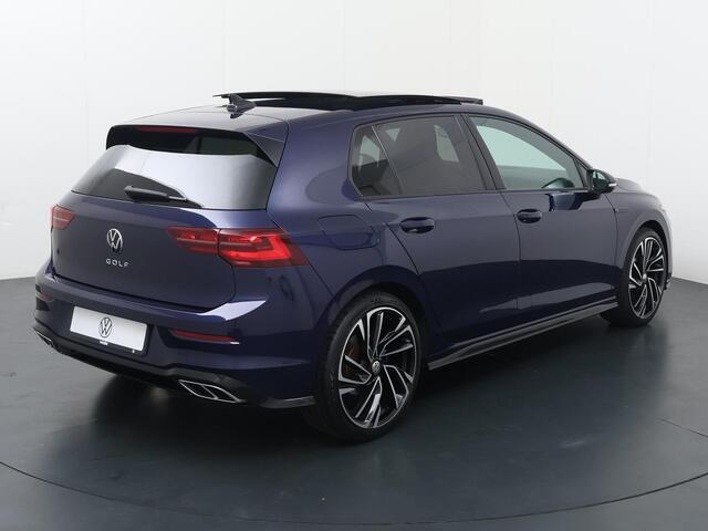 Volkswagen GOLF 1.5 eTSI R-Line | 150 PK | Automaat | Panoramadak | Matrix LED lampen | Stoelverwarming | Navigatie | DAB |