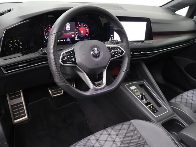 Volkswagen GOLF 1.5 eTSI R-Line | 150 PK | Automaat | Panoramadak | Matrix LED lampen | Stoelverwarming | Navigatie | DAB |