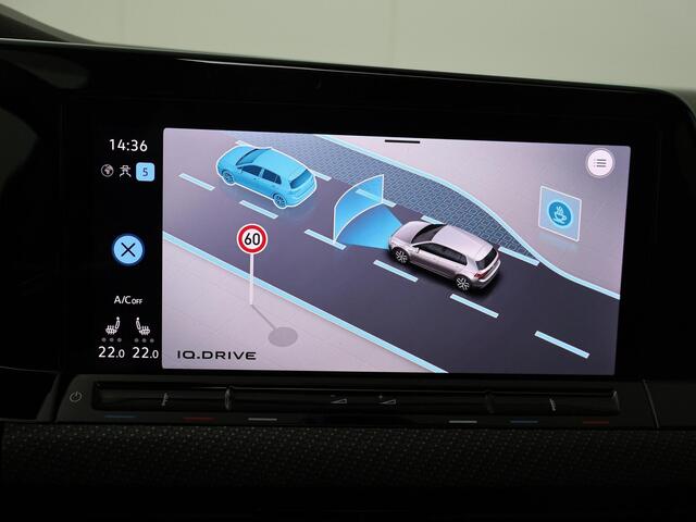 Volkswagen GOLF 1.5 eTSI R-Line | 150 PK | Automaat | Panoramadak | Matrix LED lampen | Stoelverwarming | Navigatie | DAB |