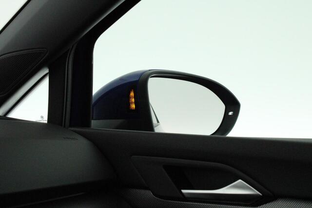 Volkswagen GOLF 8.5 1.5 eTSI 150pk DSG R-Line Edition Camera Matrix Led Keyless Virtual Cockpit Stoelverwarming Navigatie