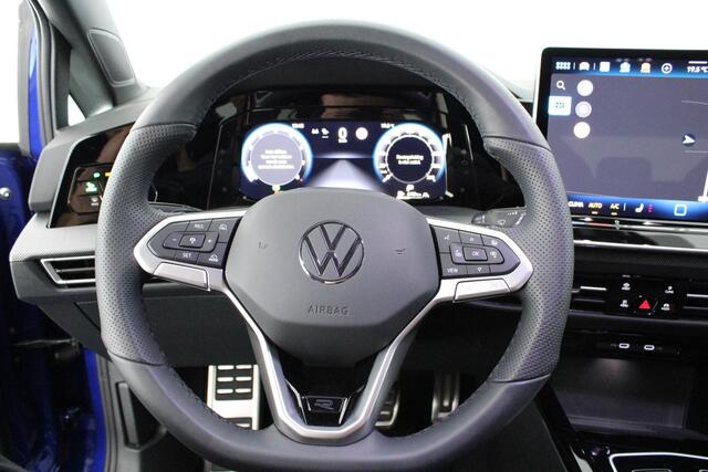 Volkswagen GOLF 8.5 1.5 eTSI 150pk DSG R-Line Edition Camera Matrix Led Keyless Virtual Cockpit Stoelverwarming Navigatie