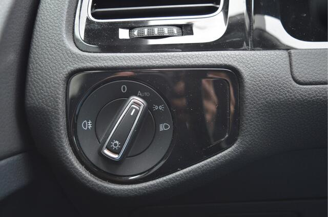 Volkswagen GOLF 1.5 TSI Highline Business R-LINE | AUTOMAAT | ACC | CAMERA |