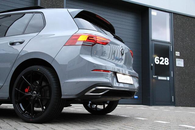 Volkswagen GOLF 1.4 eHybrid GTE | Pano | IQ Lights | 19' Estoril | Vol | Liefhebbersauto