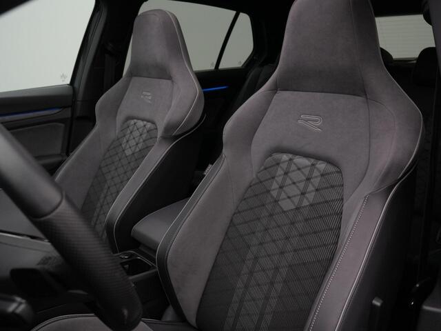 Volkswagen GOLF 1.5 eTSI 150 pk DSG R-Line | Panoramadak | IQ Light | Stuur-/stoelverwarming | Achteruitrijcamera | Sportonderstel | Navigatie