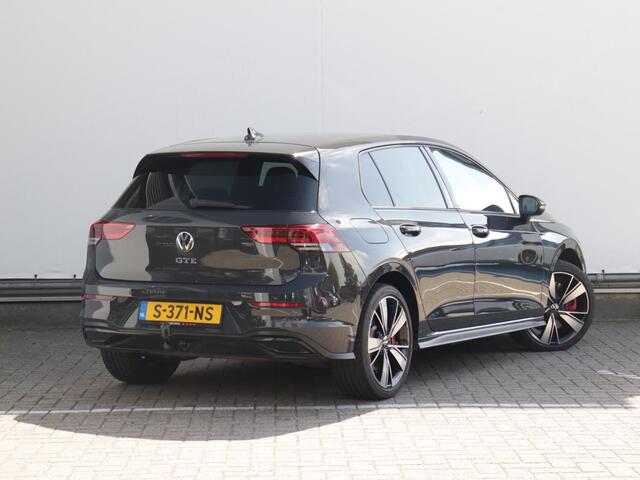 Volkswagen GOLF 1.4 eHybrid GTE Voorstoelen verwarmd | Trekhaak | Sensoren V&A | Verwarmd stuurwiel |