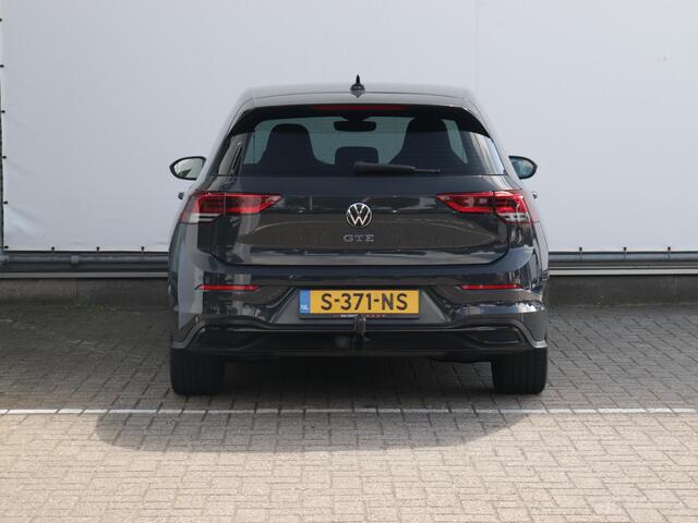 Volkswagen GOLF 1.4 eHybrid GTE Voorstoelen verwarmd | Trekhaak | Sensoren V&A | Verwarmd stuurwiel |