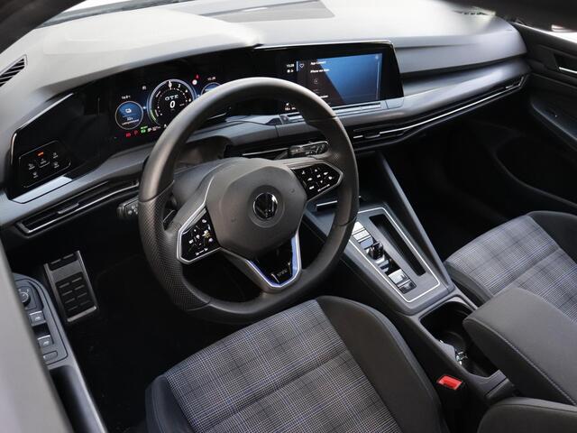 Volkswagen GOLF 1.4 eHybrid GTE Voorstoelen verwarmd | Trekhaak | Sensoren V&A | Verwarmd stuurwiel |
