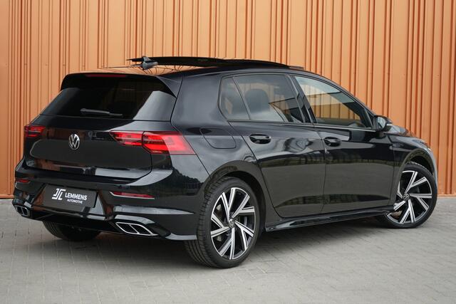 Volkswagen GOLF 1.5 eTSI R-Line Panodak IQ Light Camera Trekhaak DAB Carplay