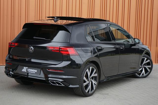 Volkswagen GOLF 1.5 eTSI R-Line Panodak IQ Light Camera Trekhaak DAB Carplay