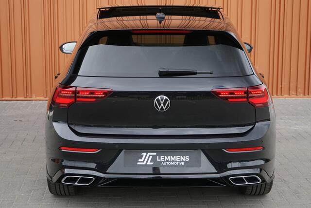 Volkswagen GOLF 1.5 eTSI R-Line Panodak IQ Light Camera Trekhaak DAB Carplay