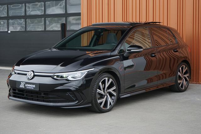 Volkswagen GOLF 1.5 eTSI R-Line Panodak IQ Light Camera Trekhaak DAB Carplay