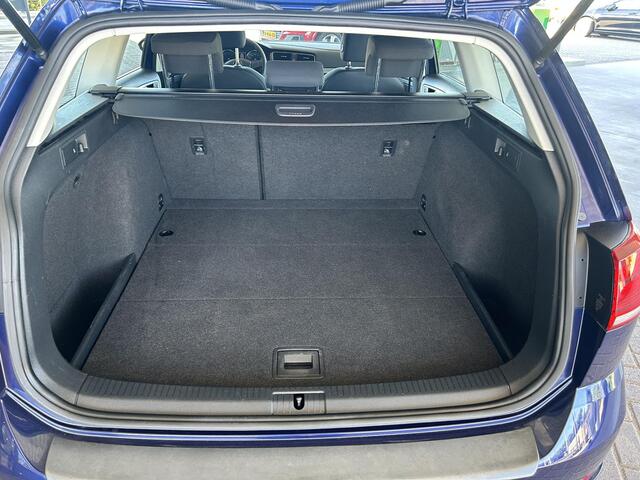 Volkswagen GOLF Variant 1.0 TSI Trendline | NAVI | Carplay | verwarmde stoelen |