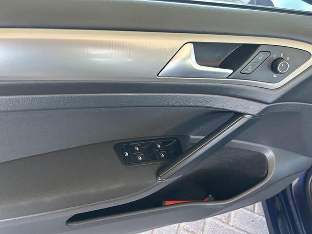 Volkswagen GOLF Variant 1.0 TSI Trendline | NAVI | Carplay | verwarmde stoelen |