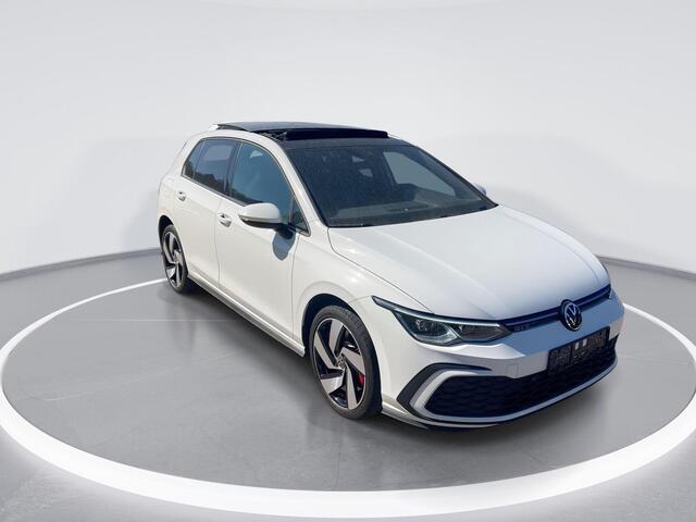 Volkswagen GOLF 1.4 eHybrid GTE · Panoramadak · Parkeersensoren · Stoel- & stuurverwarming