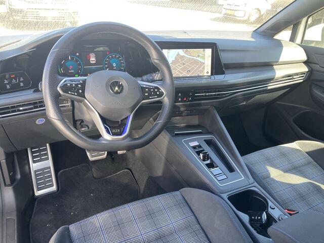 Volkswagen GOLF 1.4 eHybrid GTE · Panoramadak · Parkeersensoren · Stoel- & stuurverwarming