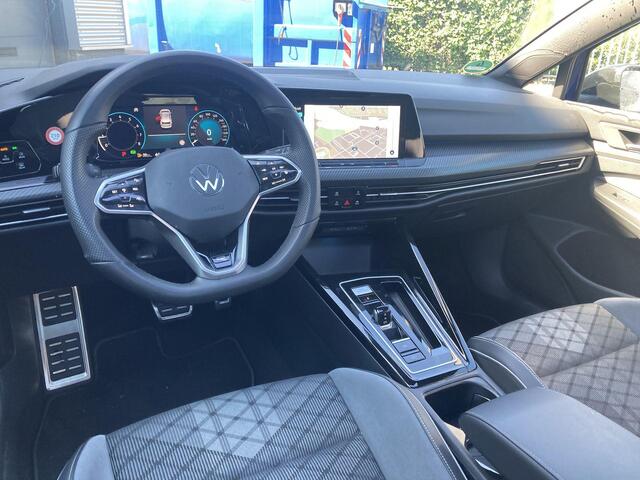 Volkswagen GOLF R-Line 1.5 110kW/150pk eTSI · Panoramadak · Camera + Parkeersensoren · Stoel- & stuurverwarming