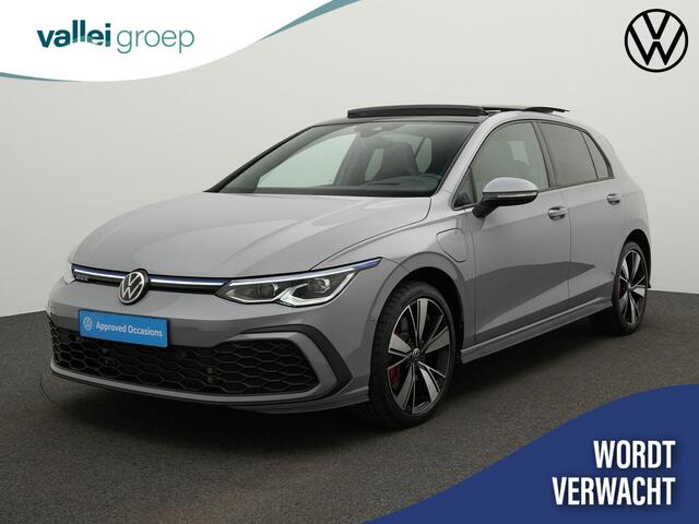 Volkswagen GOLF 1.4 245 pk DSG eHybrid GTE | Panoramdak | Trekhaak | IQ Light | Head-up display | Stuur-/stoelverwarming | Achteruitrijcamera
