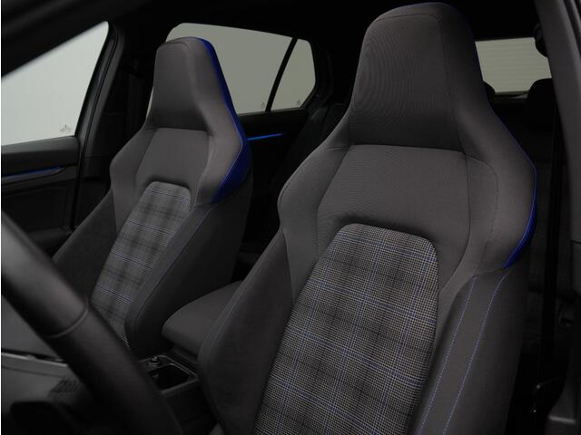 Volkswagen GOLF 1.4 245 pk DSG eHybrid GTE | Panoramdak | Trekhaak | IQ Light | Head-up display | Stuur-/stoelverwarming | Achteruitrijcamera