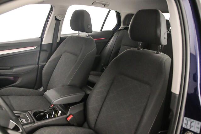 Volkswagen GOLF Life 1.5 eTSI 130pk DSG Automaat Adaptive cruise control, Achteruitrijcamera, Stoelverwarming, App connect, Parkeersensoren, LED koplampen, Stuurwiel verwarmd, DAB, Radio, Airco
